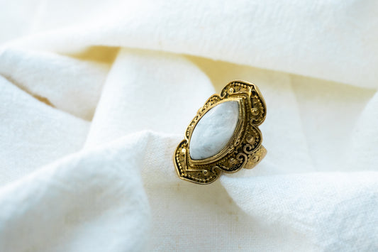 Messingring mit Edelstein