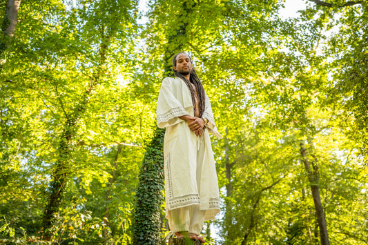 Orenda Kimono – Leinen-Kimono mit Tribal-Muster