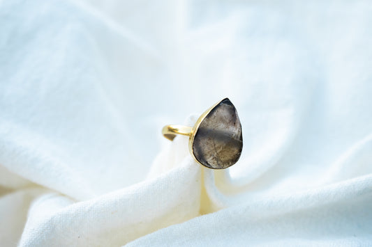 Verstellbarer Messingring mit Rosenquarz